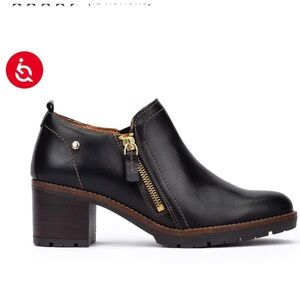 Elegant Black Leather Ankle Boots Pikolinos Llanes